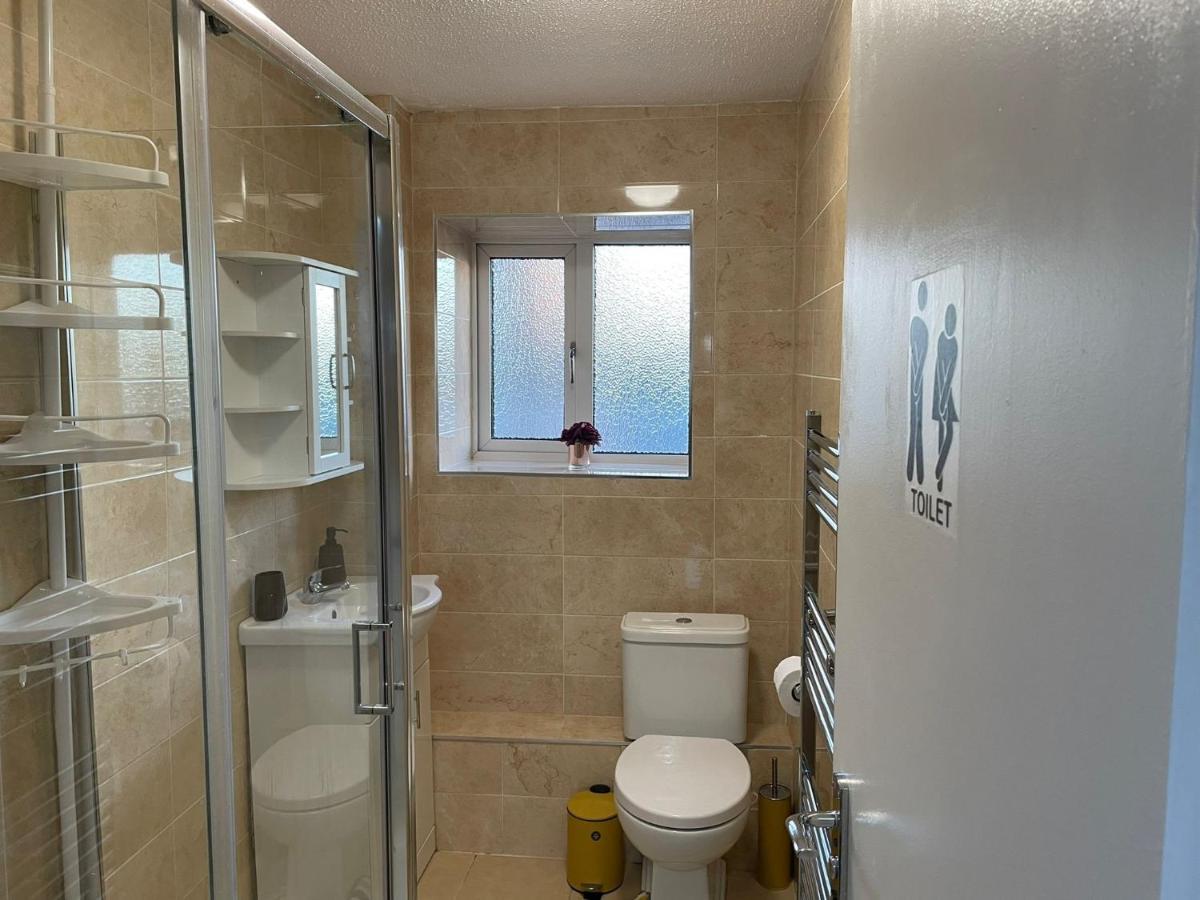 Nnk Air Bnb Enfield Esterno foto