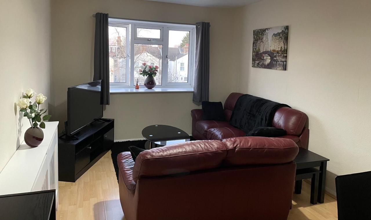 Nnk Air Bnb Enfield Esterno foto